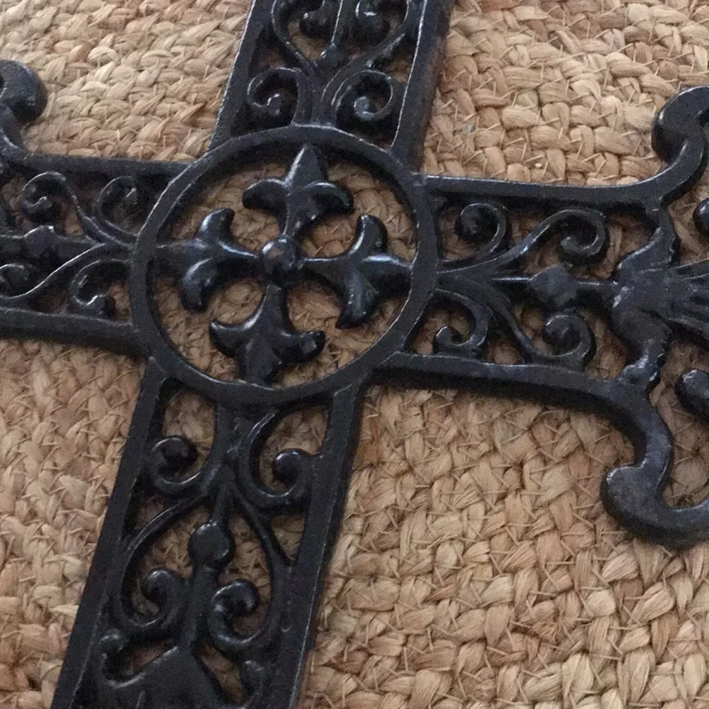 Cast Iron Cross - Picture 2 of 4